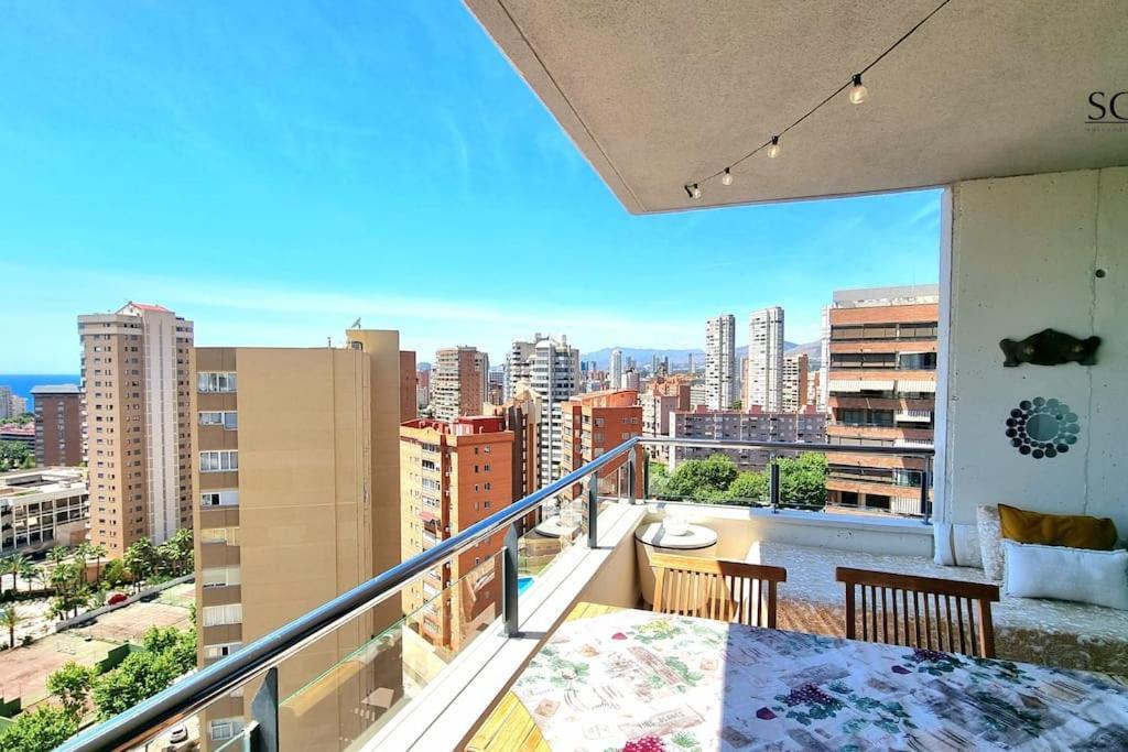 Terraza Chill Out! Torres D' Oboe Apartment Benidorm Bagian luar foto